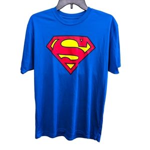 Superman  T-Shirt Sz‎ Medium